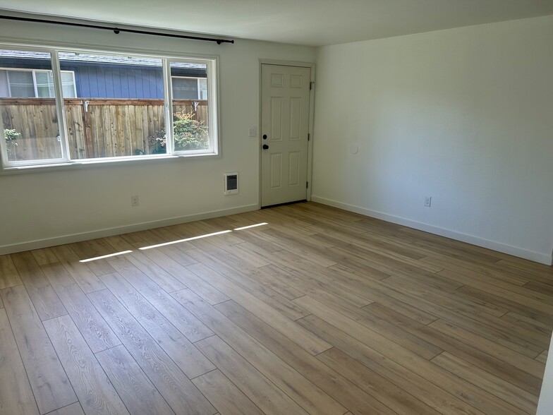 Building Photo - 2911 Z St