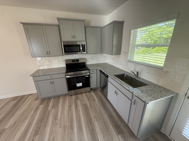 Building Photo - 184 Fair Oak Ln