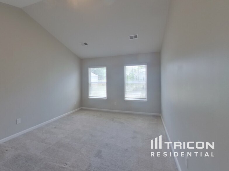 Building Photo - 283 Millen Dr