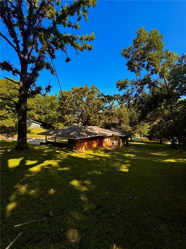 Building Photo - 9108 Bluff Dr