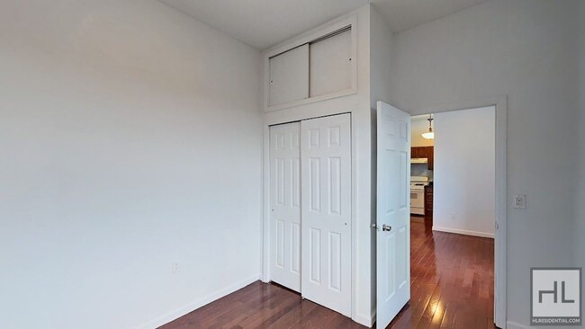 Building Photo - Spacious Clinton Hill 2-Bed 1-Bath / Great...