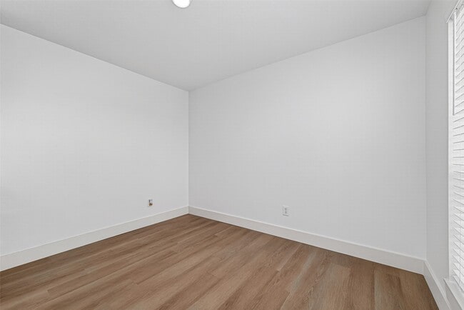 Building Photo - 1834 Shadow Rock Dr