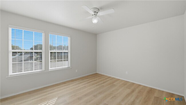 Building Photo - 821 Benning St