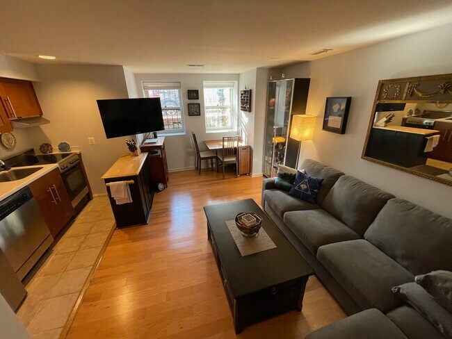 Building Photo - 1755 Willard St NW