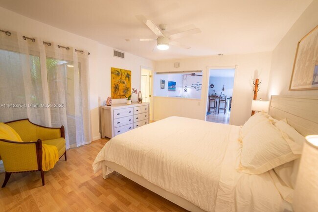 Building Photo - 1605 S US Hwy 1