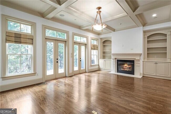 Building Photo - 58 Sheridan Dr NE