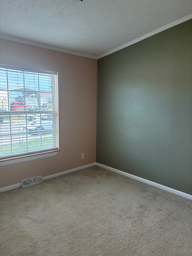 Building Photo - 1900 Plumcreek Ct