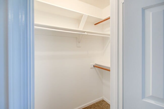 Building Photo - 2 Bed, 2 Bath Centrally Located Condo in G...