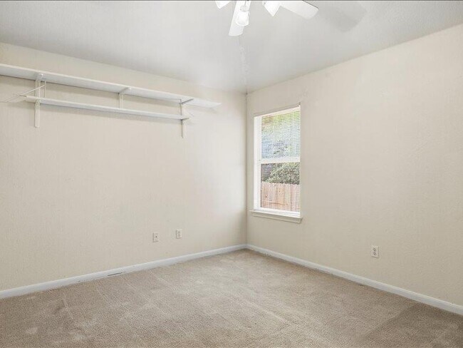 Building Photo - 1500 Ashberry Trail