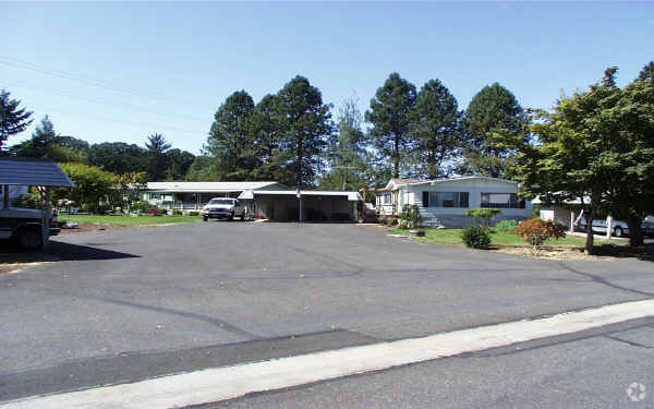 Building Photo - Smoketree Mobile Home Park