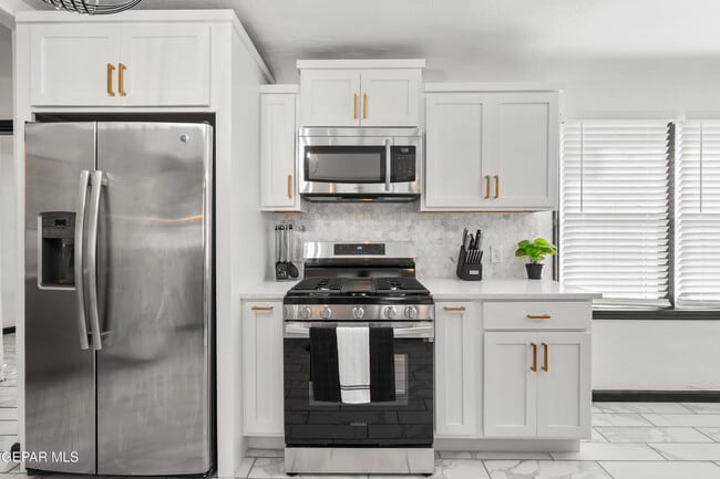 Building Photo - 614 Loretto Rd