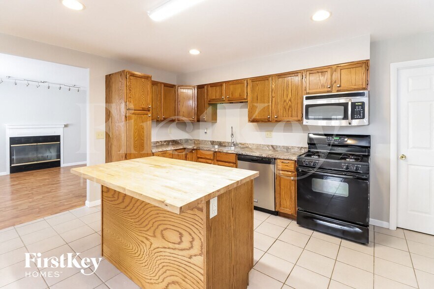 Building Photo - 618 Neptune Way