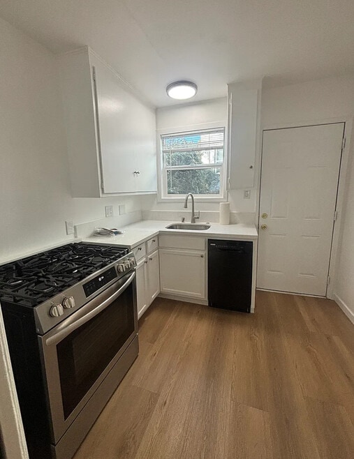 Building Photo - 13207-13213 Oxnard St