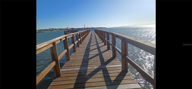 Building Photo - 7100 Sunshine Skyway Ln S