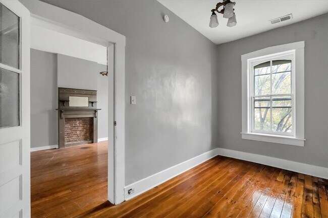 Building Photo - 1906 Cherokee St