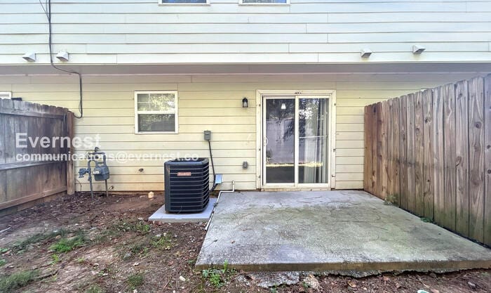Building Photo - 2955 Fields Dr