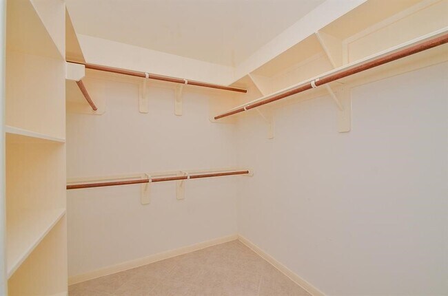 Building Photo - 6726 Oakman Ln