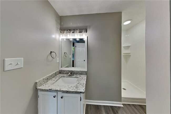 Building Photo - 4036 Evelyn Dr