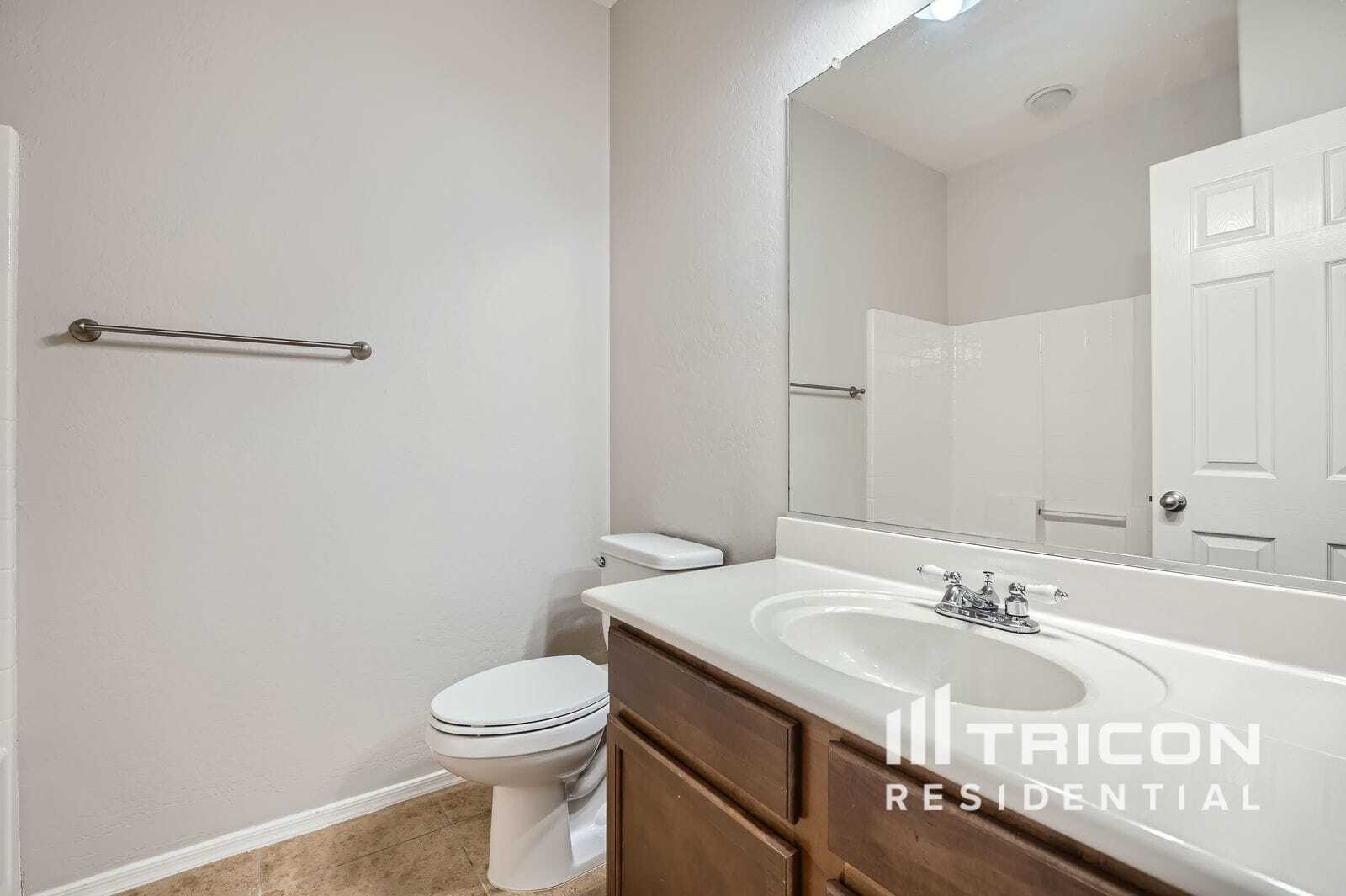 Building Photo - 112 E Baja Pl