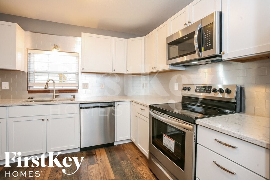 Building Photo - 275 Lazy Hollow Dr