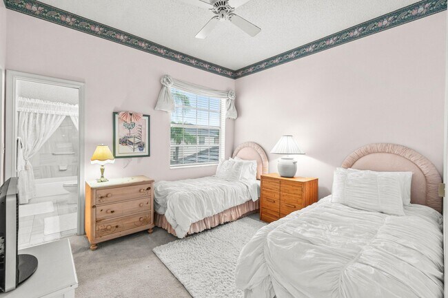 Building Photo - 5184 Lake Catalina Dr N