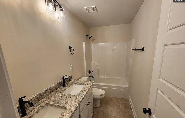 Building Photo - Charming 4 Bedroom 2.5 Bathroom with Bonus Room