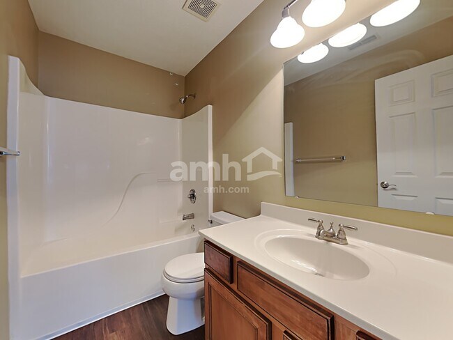 Building Photo - 6580 Riverview Ave