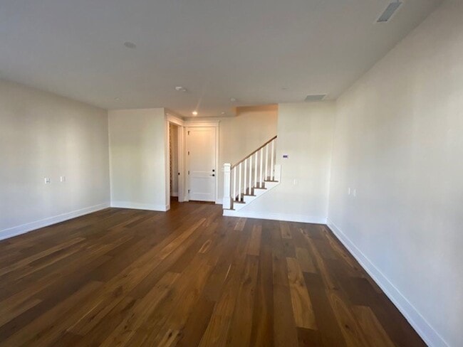 Building Photo - Welcome to our luxurious townhouse in the ...