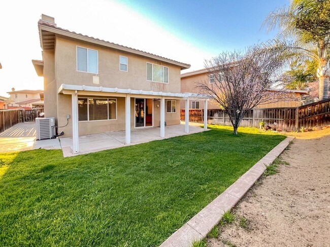 Building Photo - Beautiful Winchester 4-Bedroom  Home!
