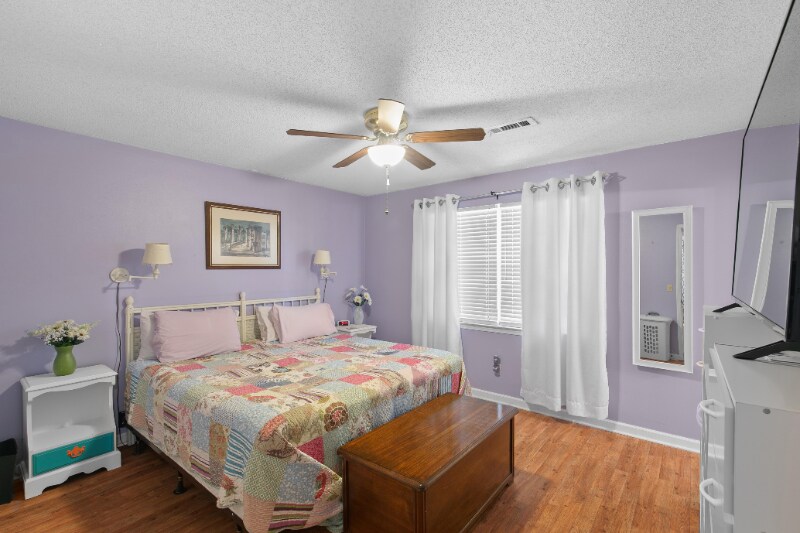 Building Photo - 202 Peartree Cir