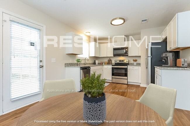Building Photo - 1221 Akins Ridge Dr