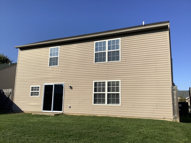 Building Photo - 945 Atmore Pl