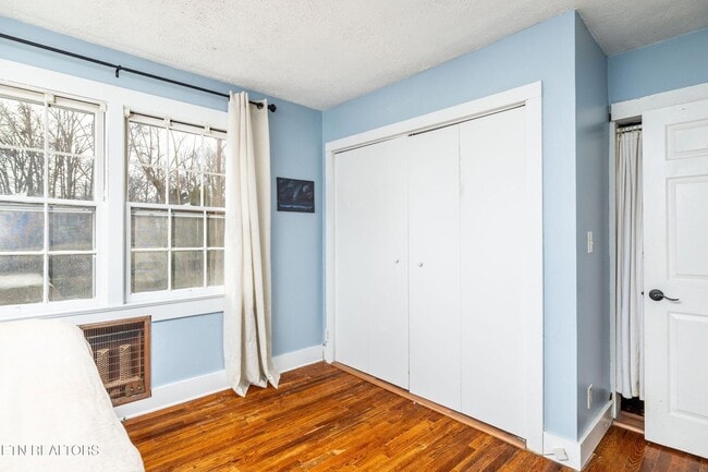 Building Photo - 319 Hermitage Dr