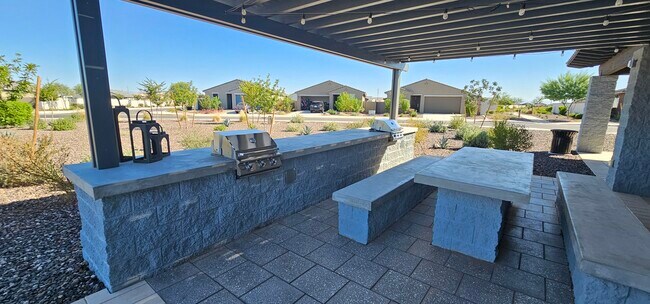 Building Photo - 3049 Hayden Rose Ave