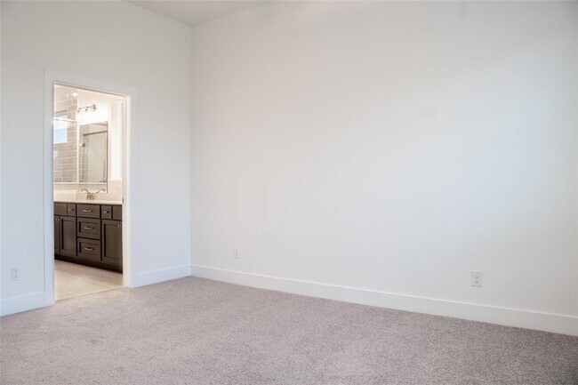 Building Photo - 30930 Star Gazer Rd