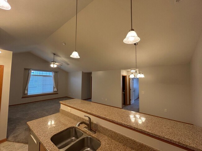 Building Photo - 8528 Flintlock Cir