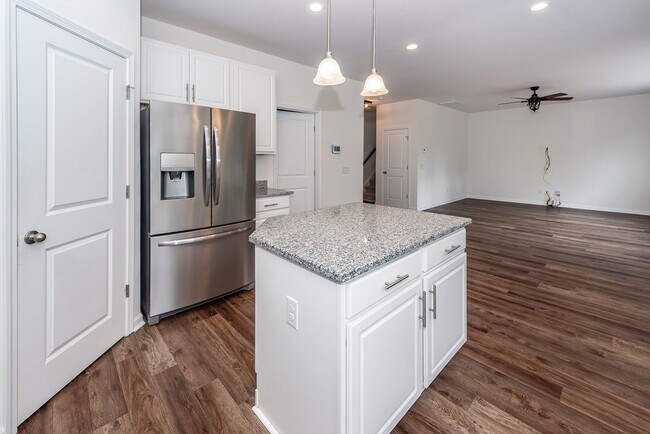 Building Photo - 3 Bedroom, 2.5 Bathroom Home in Hunters Bend - Ladson