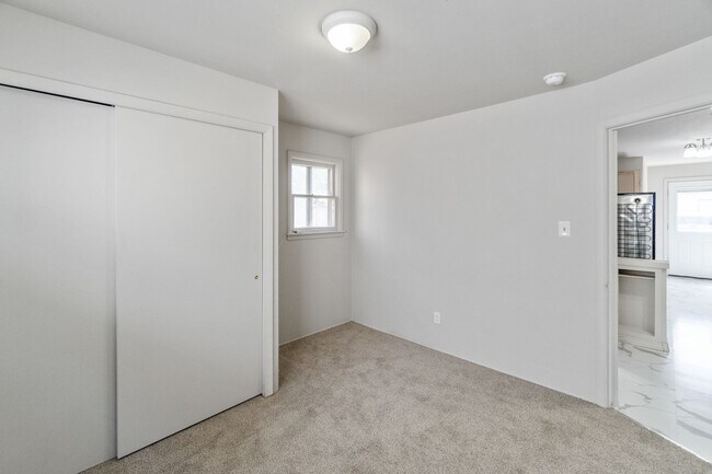 Building Photo - Single Family Home on Spokanes North Side!!