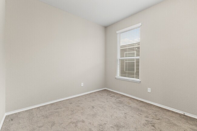 Building Photo - 10719 Noble Canyon