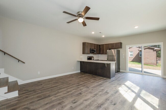 Building Photo - Brand NEW Three Bedroom Home!