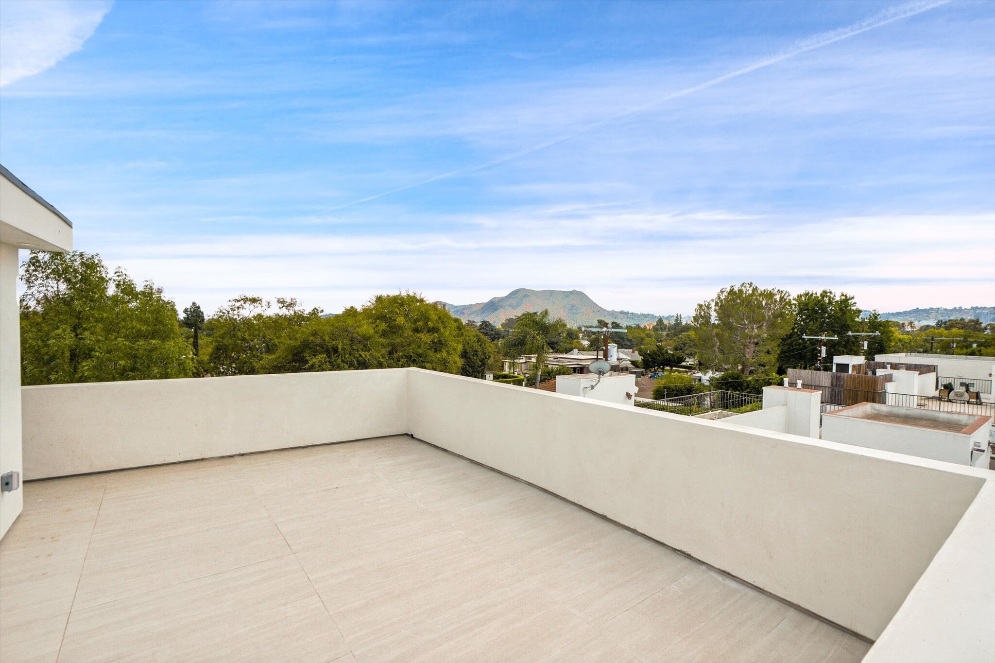 Building Photo - 5026 Cahuenga Blvd