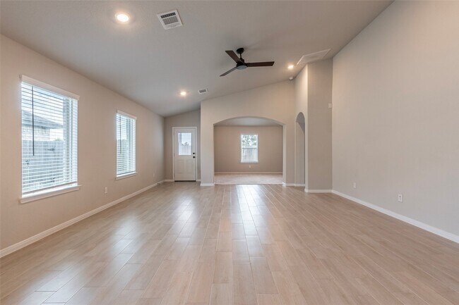 Building Photo - 250 Eagleville Dr