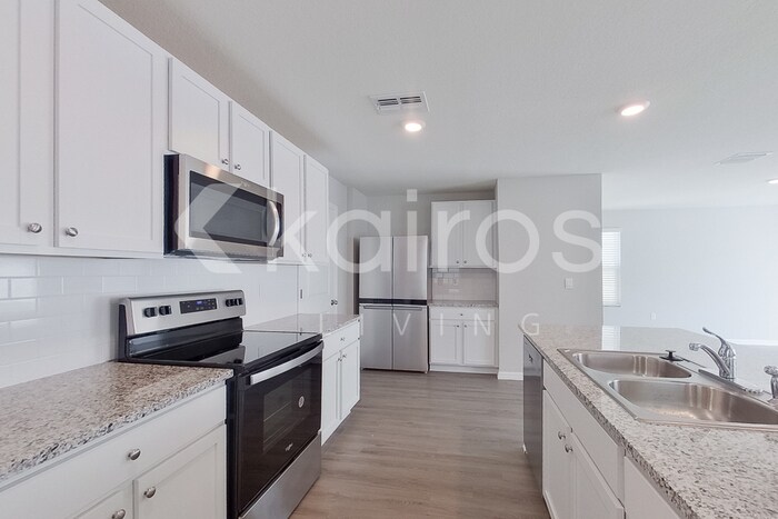 Building Photo - 8642 SW 43rd Ter