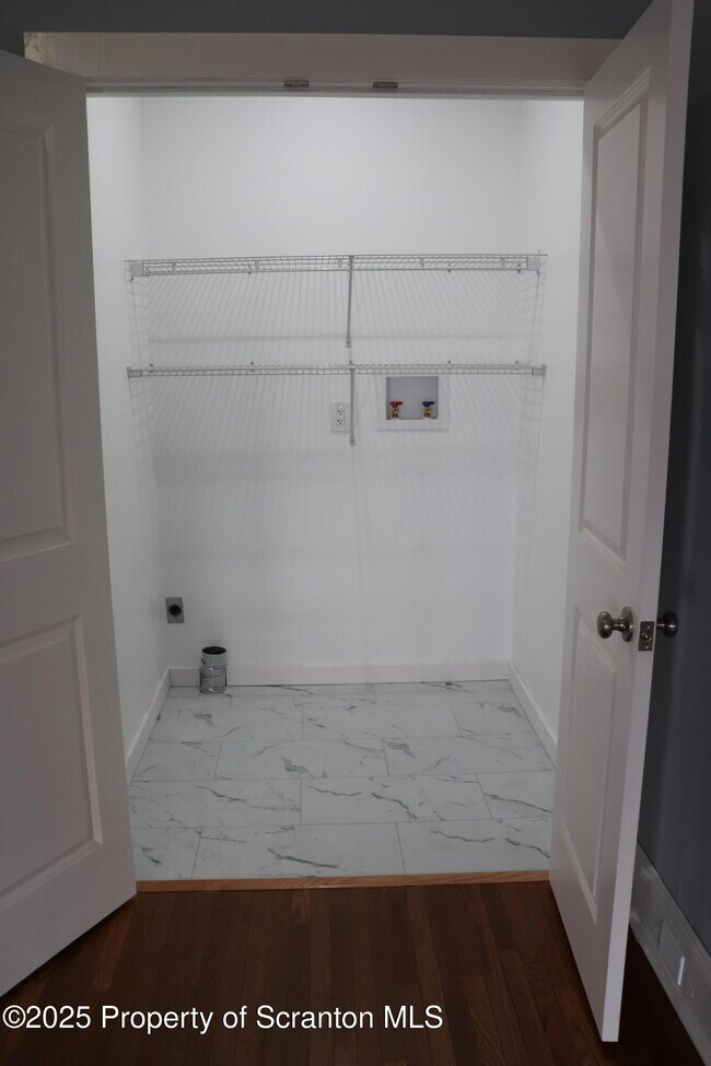 Building Photo - 712 W Lackawanna Ave