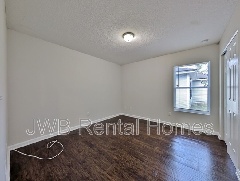 Building Photo - 4736 Lenox Ave