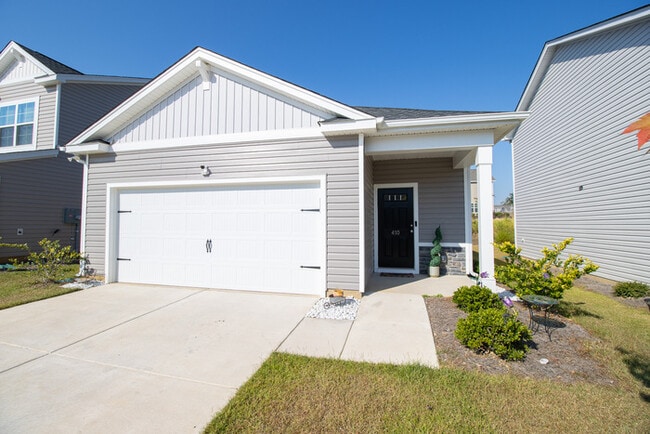 Building Photo - 410 Middlebury Ln