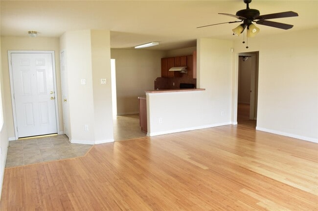 Building Photo - 3610 Barkers Crossing Ave