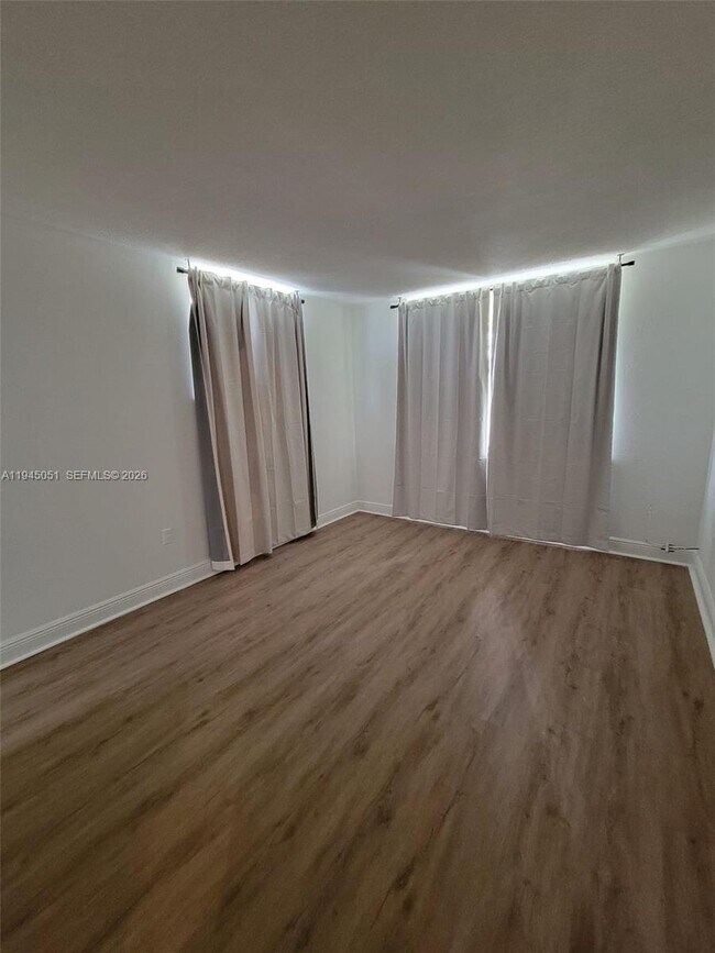 Building Photo - 1800 Sans Souci Blvd