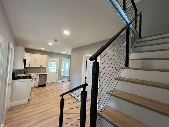 Building Photo - 417 W Court St