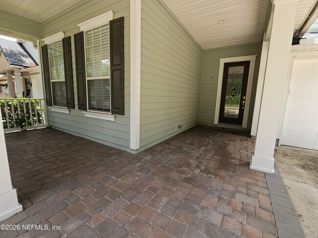 Building Photo - 169 W Village Dr